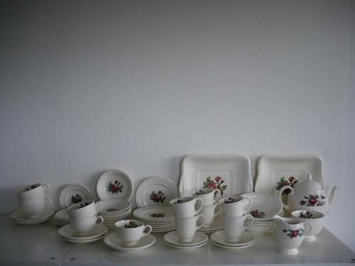 Wedgwood Moss Rose servies, Huis en Inrichting, Keuken | Servies, Zo goed als nieuw, Bord(en), Wedgwood, Porselein, Ophalen of Verzenden