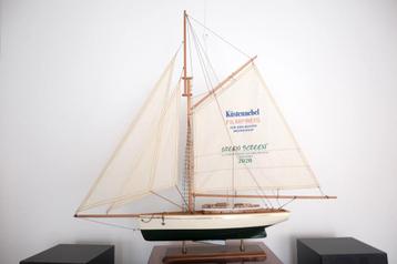 Modelzeilboot beschikbaar voor biedingen