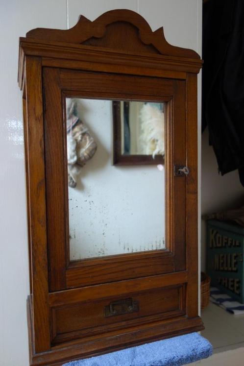Prachtige jaren 40/50 Frans wand/hangkastje met spiegel, Antiek en Kunst, Antiek | Meubels | Kasten, Ophalen of Verzenden