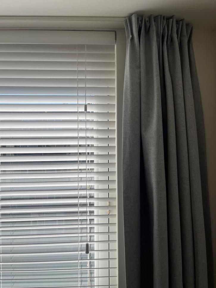 Grijze, verduisterende gordijnen - Kwantum Thijs, Huis en Inrichting, Stoffering | Gordijnen en Lamellen, Zo goed als nieuw, 200 cm of meer