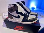 Jordan 1 High Mocha 44/10 DS, Kleding | Heren, Nieuw, Ophalen of Verzenden, Bruin