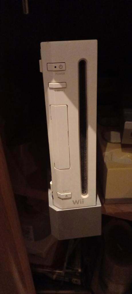 Wii - compleet met vele spellen en accessoires, Spelcomputers en Games, Spelcomputers | Nintendo Wii, Gebruikt, Met 2 controllers