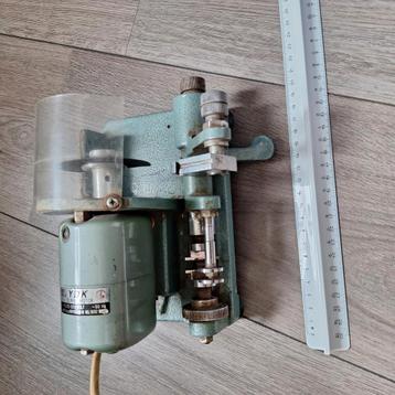 horlogemaker of goudsmid zaagmachine beschikbaar voor biedingen