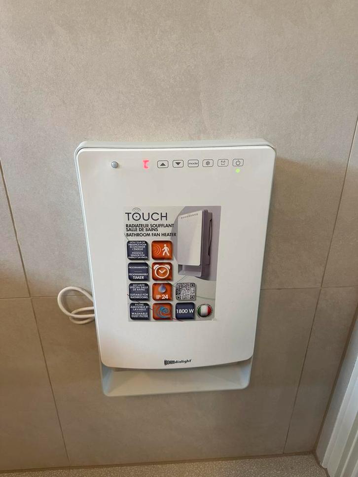 Radialight touch badkamer verwarming / snelverwarmer, Doe-het-zelf en Verbouw, Verwarming en Radiatoren, Zo goed als nieuw, Radiator