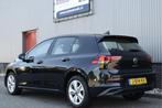 Volkswagen Golf 1.0 TSI Life Adaptive cruise, Camera, Carpla, Voorwielaandrijving, Gebruikt, Euro 6, Zwart