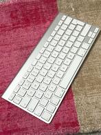 Apple Wireless Owerty Keyboard A1314, Computers en Software, Toetsenborden, Ophalen of Verzenden, Zo goed als nieuw