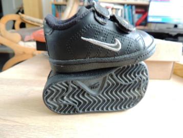 Nike baby schoentjes, maat 18 beschikbaar voor biedingen