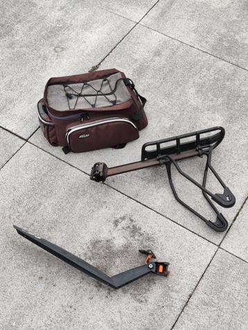 fietsaccesoires trunkdrager met tas en los spatbord beschikbaar voor biedingen