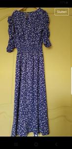 Nieuwe gebloemde jurk met details, Nieuw, Blauw, Knielengte, Maat 38/40 (M)