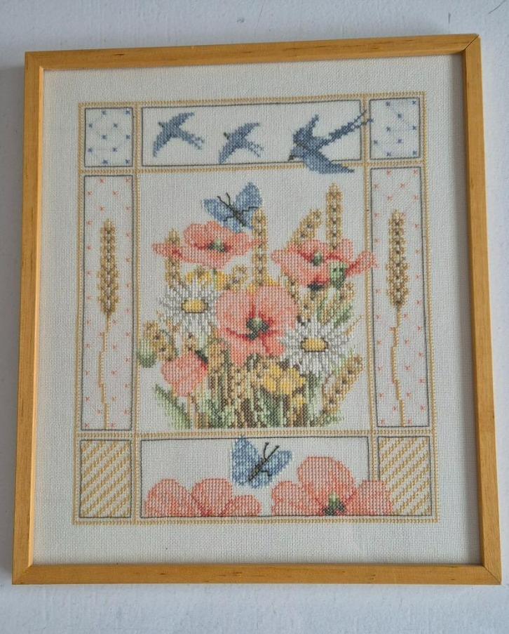 Borduurwerk Bloemen en vogels. Marjolein Bastin. Ingelijst., Hobby en Vrije tijd, Borduren en Borduurmachines, Zo goed als nieuw