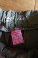 Nieuw - kaki groene kinder broek van Dopodopo girls maat 116, Nieuw, Meisje, Ophalen of Verzenden, Broek