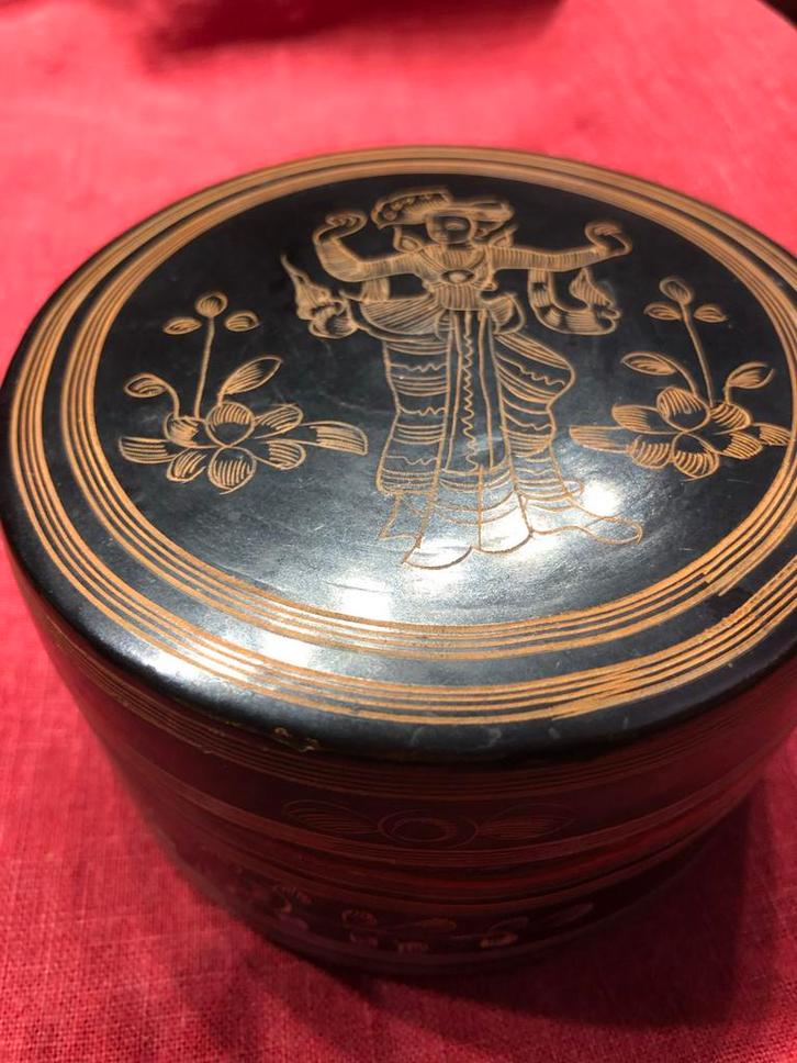 Oude Lakdoos met Decoratie, Antiek en Kunst, Kunst | Niet-Westerse kunst, Ophalen of Verzenden