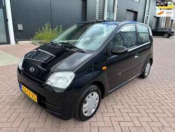 Daihatsu Cuore 1.0-12V Tokyo/AUTOMAAT/AIRCO/NW APK/ABS/STUUR beschikbaar voor biedingen
