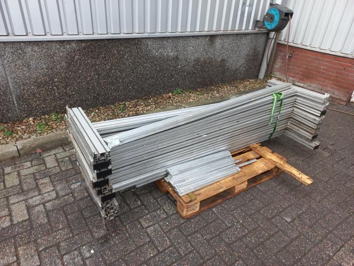 T-sleuf Aluminium profielsystemen geëxtrudeerd L2000, Doe-het-zelf en Verbouw, Metalen, Gebruikt, Aluminium, Ophalen