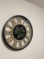 Mooie wandklok met zichtbare tandwielen, Huis en Inrichting, Ophalen, Zo goed als nieuw, Analoog, Wandklok