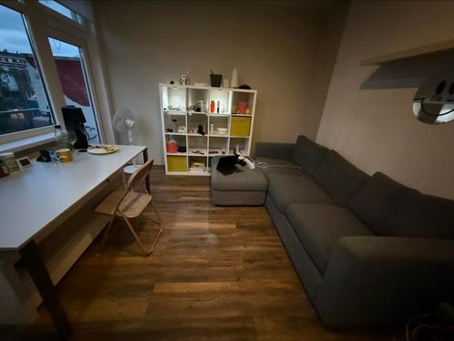1-Bedroom Studio with Balcony ~ 40 m², Huizen en Kamers, Kamers te huur, Rotterdam