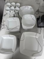 Compleet 62-delig borden servies van Falez. 12 persoons., Ophalen