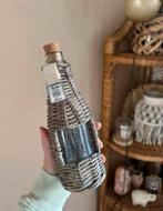 Glazen fles met rieten omhulsel van riviera maison, Ophalen of Verzenden, Zo goed als nieuw, Glas