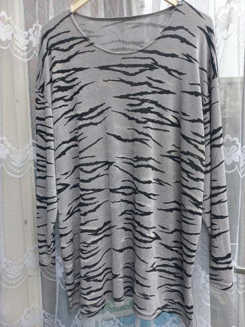 Grijs met zwart Shirt maat 56-58, Kleding | Dames, Grote Maten, Zo goed als nieuw, Overige typen, Grijs, Ophalen of Verzenden