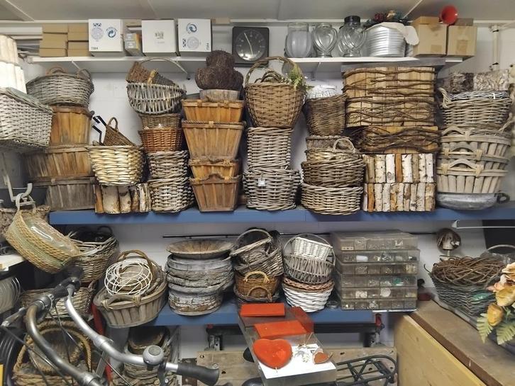 bloembakken zinken bakken houten kistjes, Tuin en Terras, Bloembakken en Plantenbakken, Gebruikt, Hout, Minder dan 30 cm, Rond