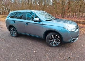 Mitsubishi Outlander 2.0 Phev 4WD CVT 5P 2015 Grijs beschikbaar voor biedingen