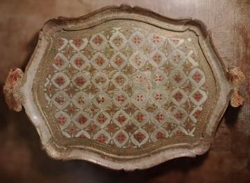 Dienblad hout goud olijfgroen en rood. 57 x 40 cm. beschikbaar voor biedingen