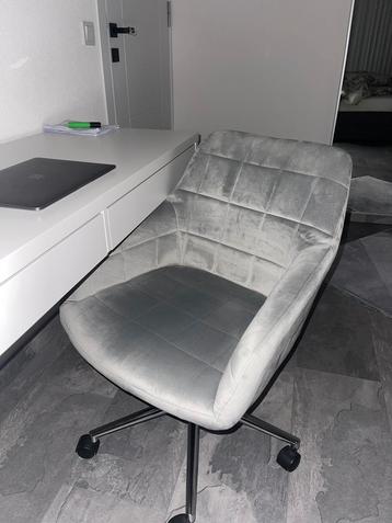 Bureau + stoel te koop