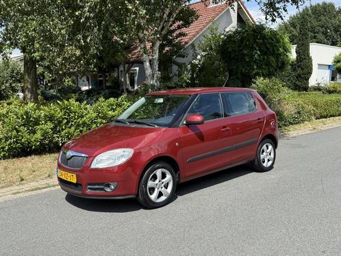 Skoda Fabia 1.6-16V Ambiente 105PK Automaat•Airco•Cruise, Auto's, Skoda, Bedrijf, Te koop, Fabia, ABS, Airbags, Airconditioning