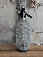 Vintage soda spuitwaterfles met meshdraad behuizing, Ophalen of Verzenden