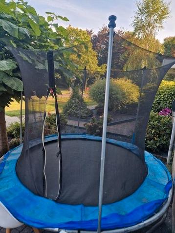 Trampoline beschikbaar voor biedingen