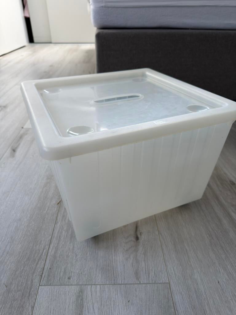 Opbergbox op wieltjes, Doe-het-zelf en Verbouw, Kratten en Dozen, Ophalen, 75 tot 100 cm, Zo goed als nieuw, Minder dan 35 cm