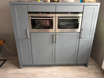 Keukenombouw met Apparatuur (Koelkast Defect) beschikbaar voor biedingen