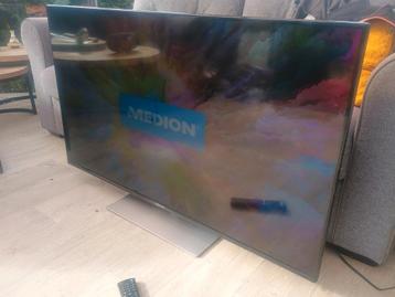 Medion TV (50 inch) met horizontale strepen beschikbaar voor biedingen