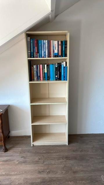 Grenen kleur boekenkast  beschikbaar voor biedingen