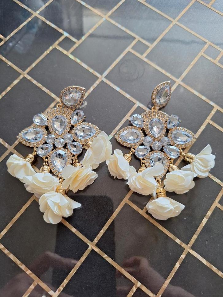 Elegante Oorbellen met Kristallen en Bloemen, Sieraden, Tassen en Uiterlijk, Oorbellen, Zo goed als nieuw, Hangers, Overige materialen