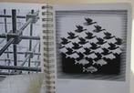 Boek: M.C. Escher-met 55+2 illustraties + 1 houten werkstuk, Verzenden, Zo goed als nieuw, M.C. Escher, Schilder- en Tekenkunst