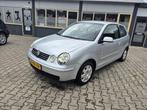 Volkswagen Polo 1.4 55KW 2003 Grijs, Voorwielaandrijving, Stof, 74 pk, 4 cilinders