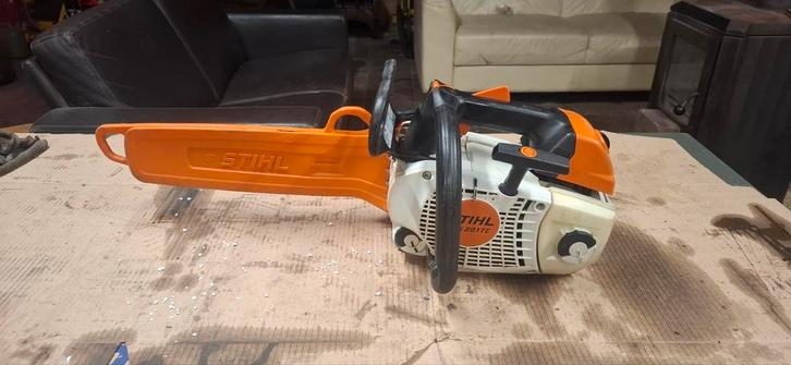 zeer nette stihl ms 201t kettingzaag, Tuin en Terras, Hand-tuingereedschap, Zo goed als nieuw, Ophalen