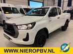 Toyota Hilux 2.4 D-4D Comfort 4x4 1.5Cab NIEUW 3500KG Trekge, Auto's, Toyota, Euro 6, Wit, Bedrijf, Nieuw