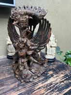 Hindoegod Vishnu rijdend op Garuda houtsnijwerk beeld zwaar, Antiek en Kunst, Ophalen of Verzenden