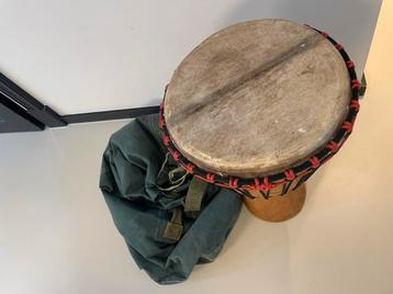 Authentieke djembe: krachtig geluid, direct speel klaar beschikbaar voor biedingen