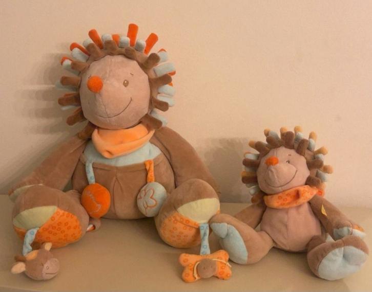 Nattou knuffel egel, Verzamelen, Beren en Cherished Teddies, Stoffen beer, Overige merken, Ophalen of Verzenden