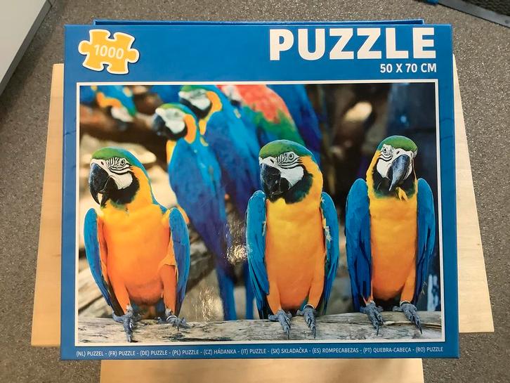 Mooie puzzel papegaaien blauw gele ara macaws 1000 stukjes, Hobby en Vrije tijd, Denksport en Puzzels, Zo goed als nieuw, Legpuzzel