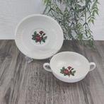 Wedgwood Moss Rose Soepkom met schotel, Antiek en Kunst, Antiek | Servies los, Ophalen of Verzenden
