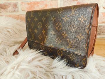Louis Vuitton Orsay clutch handbag beschikbaar voor biedingen