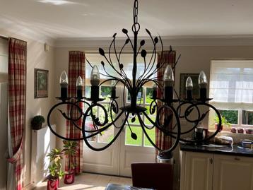 Zeer mooie plafondlamp met 8 led kaarsjes beschikbaar voor biedingen