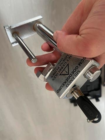 Disselslot compact beschikbaar voor biedingen