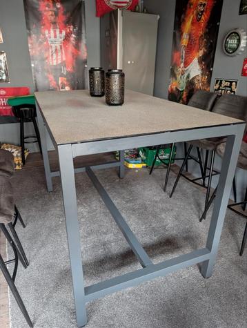 Bartafel met 6 antraciet barstoelen beschikbaar voor biedingen