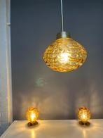 Set vintage Doria lampen amber glas 1x hang 2x tafel, Gebruikt, Vintage, Ophalen of Verzenden, Glas