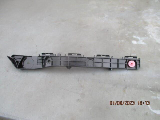 links achter bumper geleider lexus NNX 200 ...300, Auto-onderdelen, Overige Auto-onderdelen, Lexus, Nieuw, Ophalen of Verzenden
